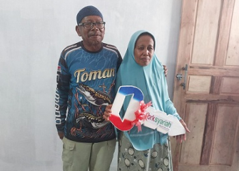 Selesai Dibedah, Bupati Karimun Serahkan Kunci Rumah Layak Huni BRK Syariah