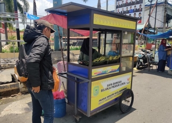 Makanan Khas Kuliner Asal Kepri, Penjualan Otak-otak Laris Manis di Tanjungpinang