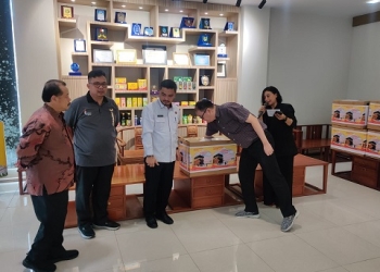 14 Orang Konsumen Dapat Hadiah Paket Umrah dari Teh Prendjak