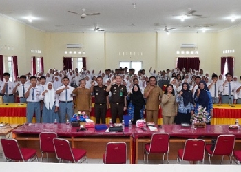 Tingkatkan Kesadaran Hukum, JMS Kejati Ajak Siswa SMKN dan SMAN Bintim Jauhi Narkoba