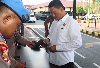 Komitmen Jaga Profesionalisme, Propam Cek Senjata Api Kepemilikan Personel