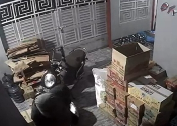 Sudah 4 Kali Mencuri, Saat Beraksi di Toko Sulastri Disergap Warga Bersembunyi di Plafon
