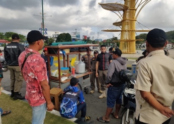 Satpol PP Kepri Larang Kegiatan Pedagang di Zona A Tugu Sirih