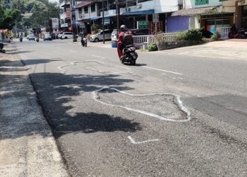 Kondisi Berlubang Jalan MT Haryono Tanjungpinang Berpotensi Bahayakan Pengguna Jalan
