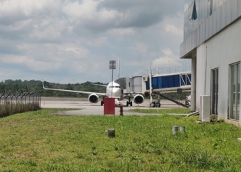 Pesawat Garuda Lepas Ban saat Mendarat di Bandara RHF Tanjungpinang